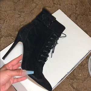 Summit official heels